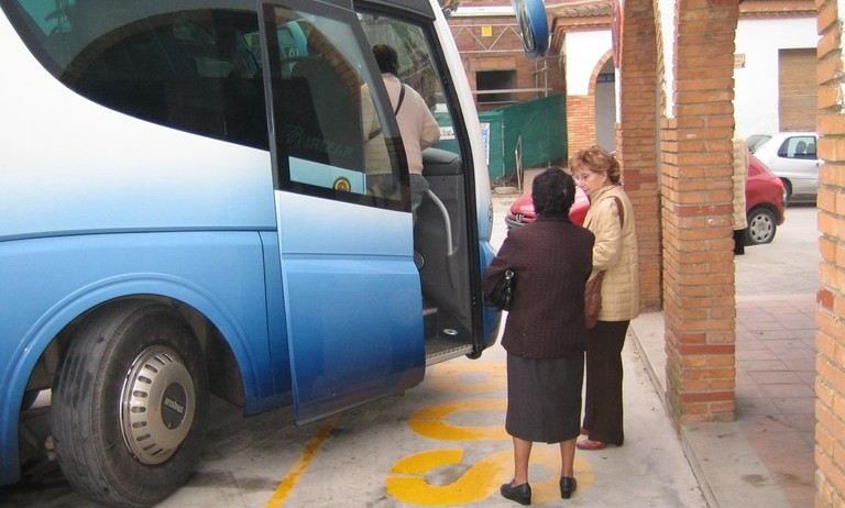 L’Ajuntament d’Olèrdola mostra el seu desacord amb els nous horaris de bus de Moja a Vilafranca