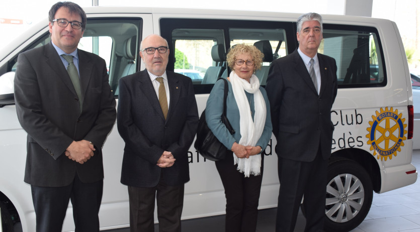 El Rotary Club Vilafranca ha lliurat a El Turó una furgoneta adaptada