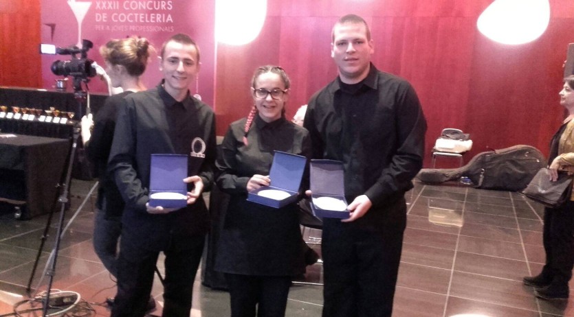 Tres alumnes de Joves per l’Ocupació participen al Concurs de cocteleria de l’Hospitalet