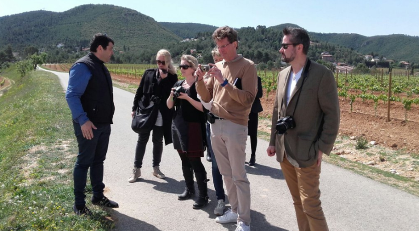 Un grup de periodistes noruecs ha visitat nou cellers penedesencs elaboradors de cava