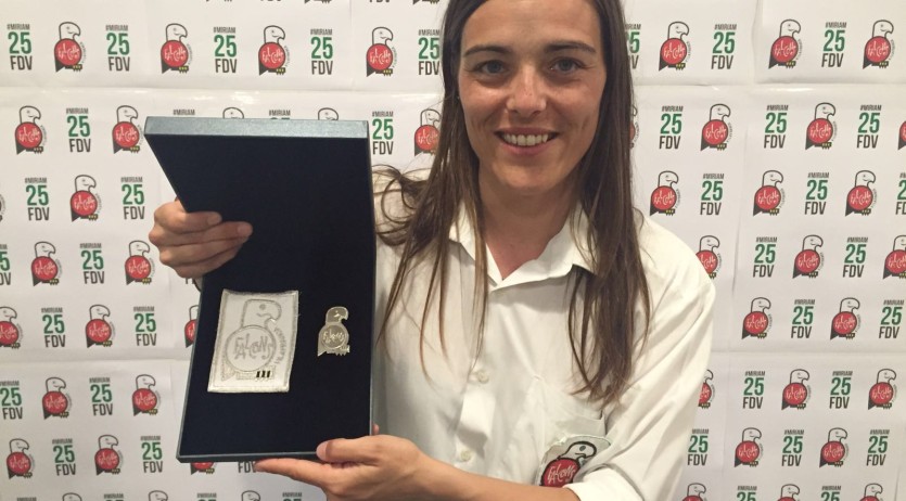 Míriam Sellarès ha rebut l’escut de plata dels Falcons de Vilafranca