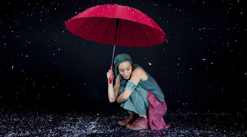 La ballarina i clown Claire Ducreux presenta Refugiada Poètica, aquest diumenge a Cal Bolet