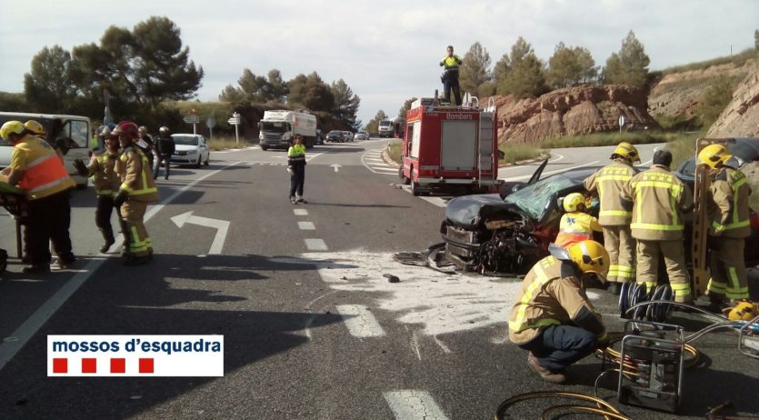 Detingut vilafranquí per causar un accident frontal i donar positiu en alcohol i drogues