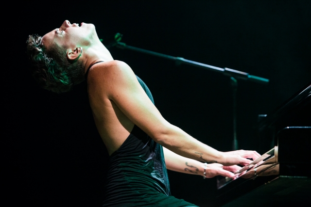 La pianista i compositora Clara Peya presenta Oceanes aquest divendres al Teatre Cal Bolet