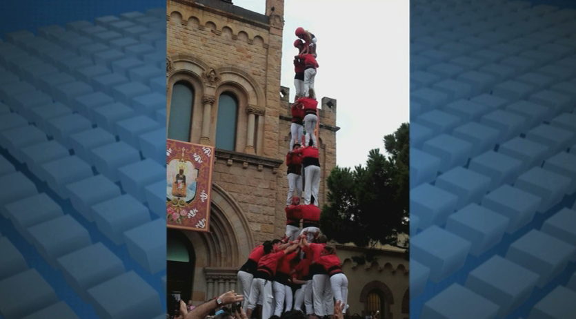 Els Xicots descarreguen la torre de 8 amb folre a Castelldefels.