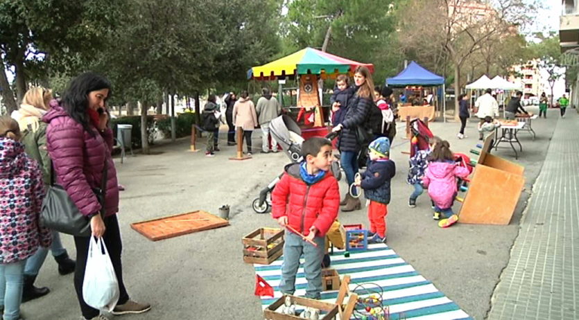 Comerç Espirall ha ofert un espai de jocs per infants a la plaça dels Segadors