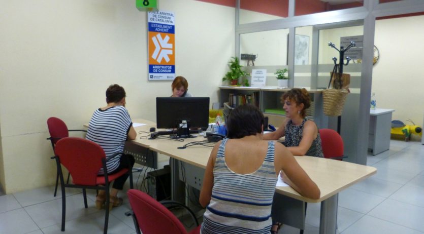 Prorrogat el conveni amb la Diputació i el Col·legi d’Advocats per assessorar sobre hipoteques
