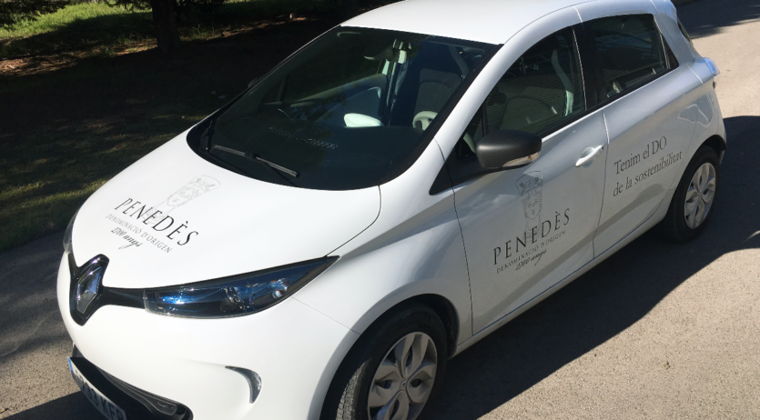 La DO Penedès aposta per la mobilitat elèctrica, adquirint un cotxe elèctric per desplaçar-se