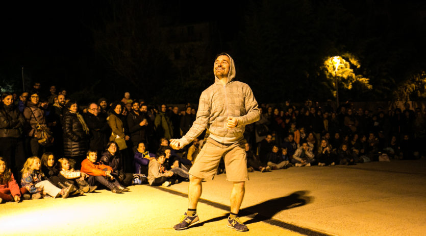 “Molar” de Quim Bigas ens presenta al pati de l’Escorxador una performance festiva