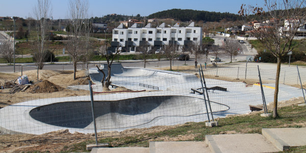 L’Ajuntament de Sant Sadurní alerta del risc d’accedir a la pista d’skate encara en obres