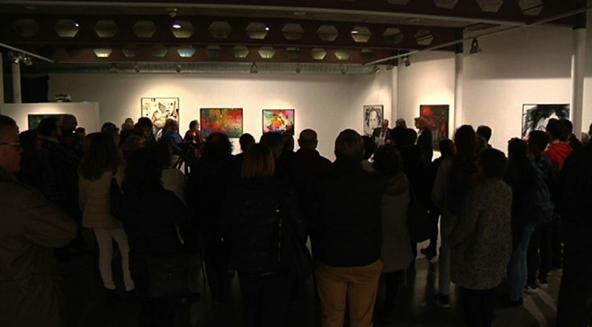 Neus Villar-Gortàzar presenta «Pintant la vida» a la sala dels Trinitaris