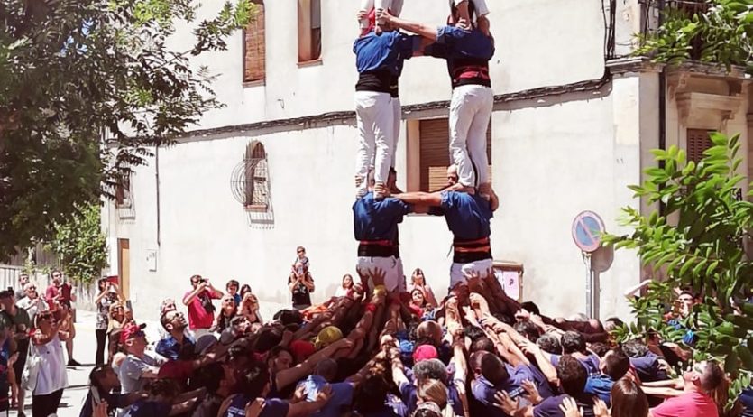 Els Castellers de Mediona completen per Festa Major el 4 de 7, el primer vist a la localitat