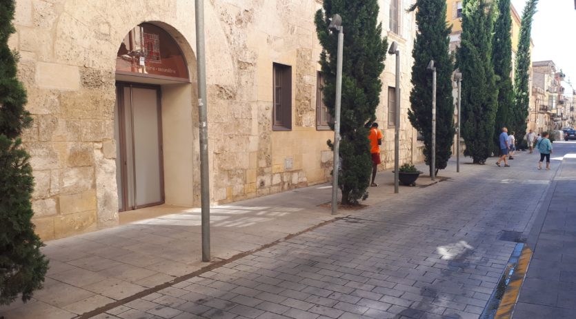 Dilluns ja es tallarà el trànsit al c/Sant Pere per facilitar l’accés al col·legi Sant Josep