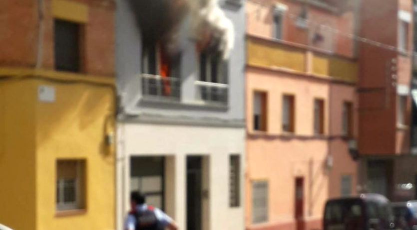 S’ha produït un incendi en un habitatge familiar del carrer Tarragona de Sant Sadurní