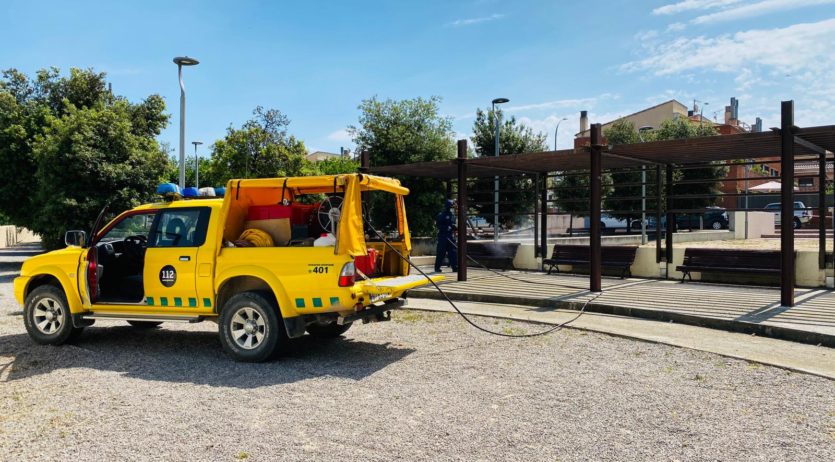 L’ADF d’Olèrdola desinfecta el mobiliari urbà i els parcs de jocs infantils de tot el municipi