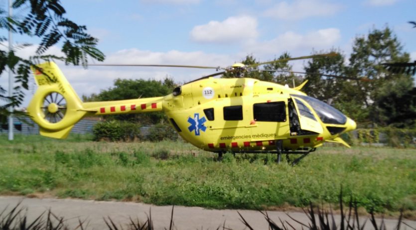 Un home s’ha intentat suïcidar en ple carrer