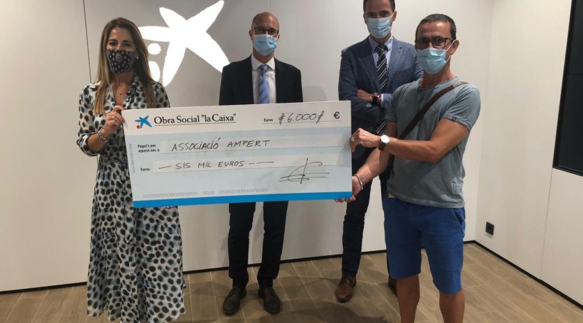 AMPERT rep un donatiu de 6.000 € de l’obra social ‘La Caixa’