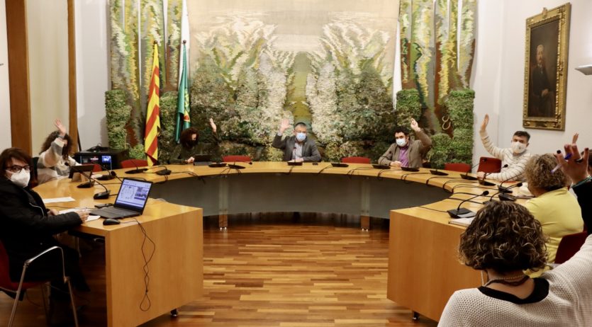 Eva Cruces pren l’acta com a nova regidora de l’Ajuntament de Sant Sadurní