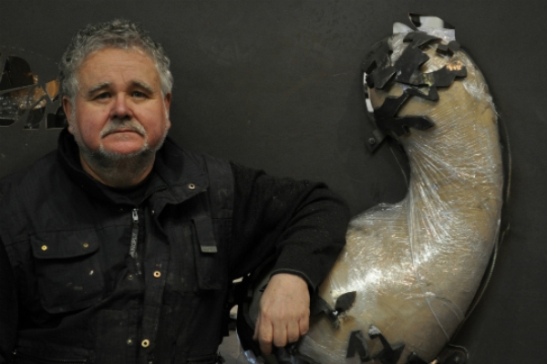 L’artista Àngel Camino presenta dues exposicions al claustre de Sant Francesc