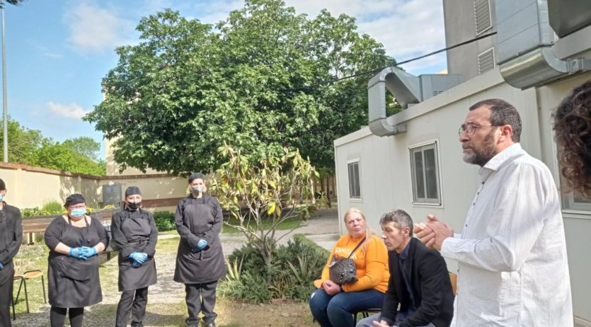 Diverses empreses col·laboren oferint un tast per al curs d’Operacions bàsiques de cuina