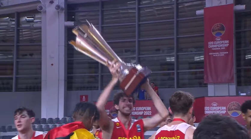 El vilafranquí Adrià Domènech fitxa pel Alimerka Oviedo Baloncesto