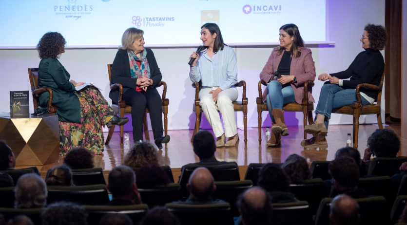 La presentació del llibre sobre viticultores va ser un acte emotiu i reivindicatiu