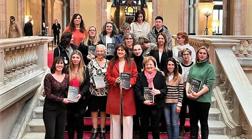 Entrega del llibre ‘Converses a peu de vinya’ al Parlament i a l’Oficina Europarlamentària