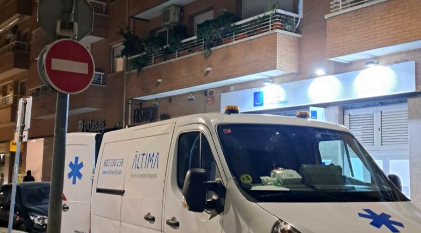 S’ha trobat una persona morta al replà d’un edifici del Poble Nou