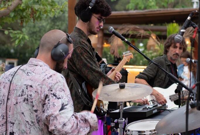 Tastets al Mercat amb l’actuació de ‘Betson & Juanlu feat. Victor Solana’