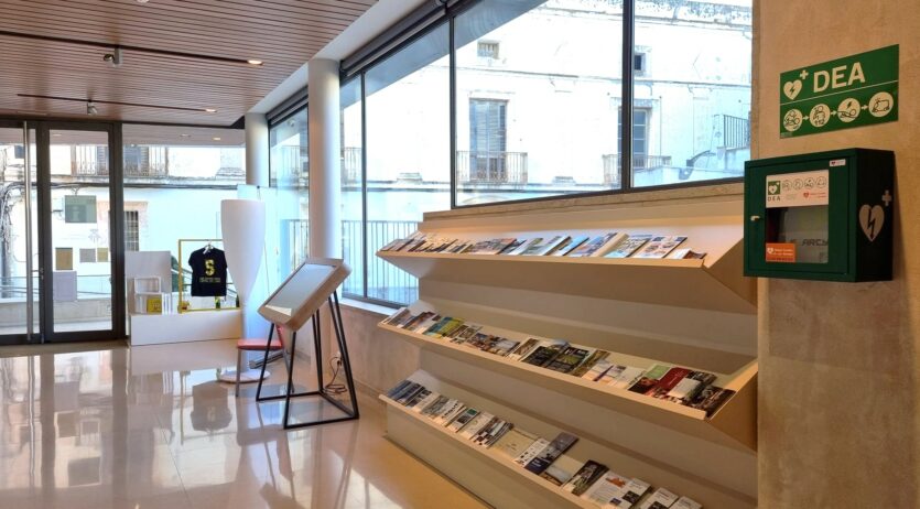 Sant Sadurní disposa d’una vintena de desfibril·ladors en espais i equipaments públics