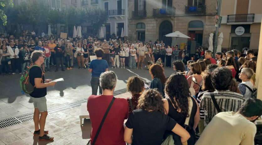 Concentració de protesta contra la gestió directiva de l’Intermunicipal de Sant Sadurní