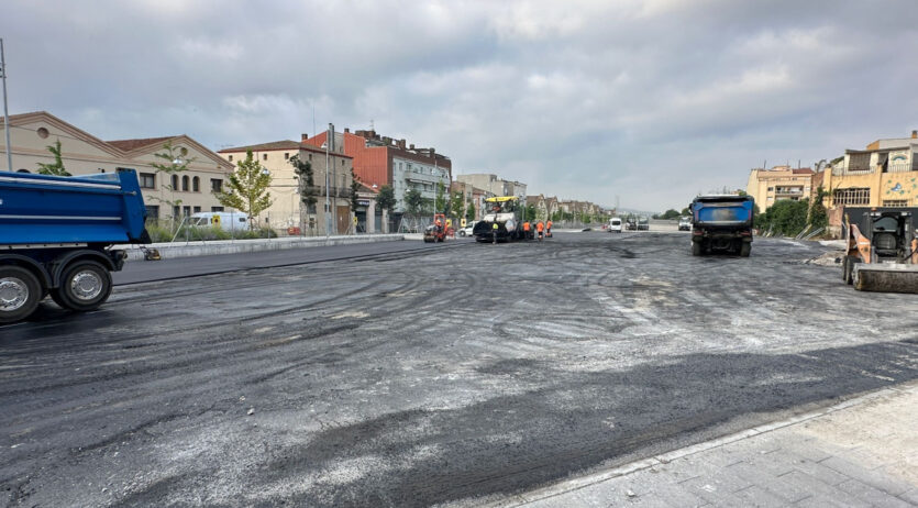 L’aparcament sobre la llosa al pont del carril tindrà 176 places