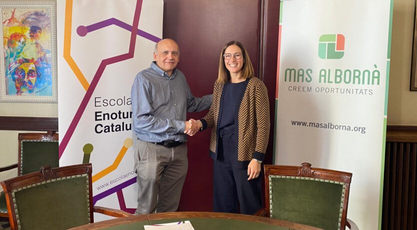 L’Escola d’Enoturisme i Mas Albornà signen un conveni per promoure la formació i la inclusió