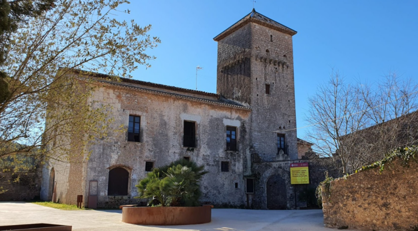 Acaben les obres de rehabilitació de les cobertes i façanes de l’Hospital de Cervelló d’Olesa