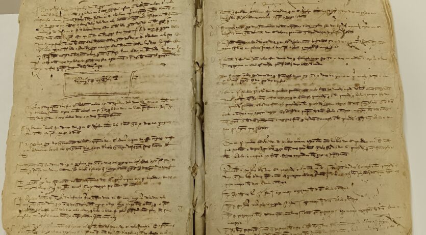 Vinseum ha lliurat a l’Arxiu Comarcal el Llibre de la Cort del Batlle de Vilafranca del 1325