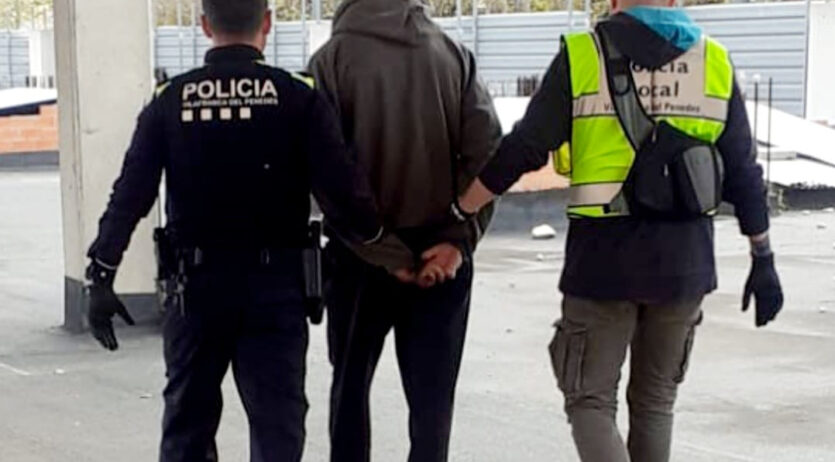La Policia Local deté dues persones implicades en diversos furts i un robatori amb violència