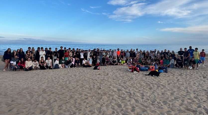 Més de 100 joves de l’Alt Penedès participen a les Olimpíades Joves de la Platja