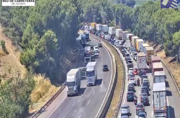 Un accident múltiple a l’AP-7 a l’alçada d’Avinyonet del Penedès complica la circulació