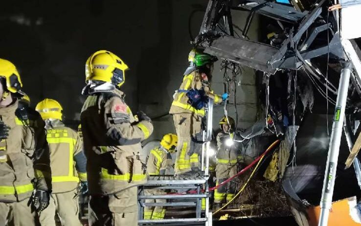 Un mort i 20 ferits, cinc de greus, en el descarrilament d’un tren entre Sant Sadurní i Gelida
