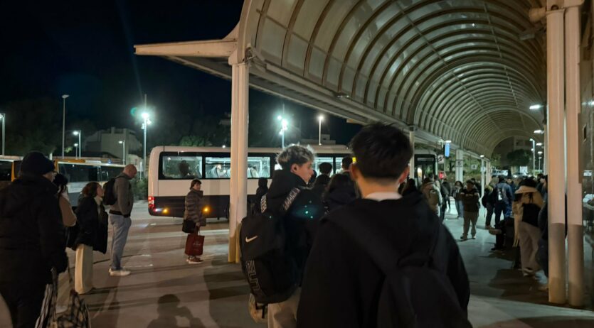 Nou matí de caos després de l’aturada del servei de Rodalies, que es comença a recuperar