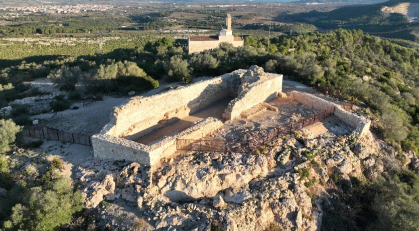 La restauració del castell d’Olèrdola s’inaugura oficialment amb un acte institucional