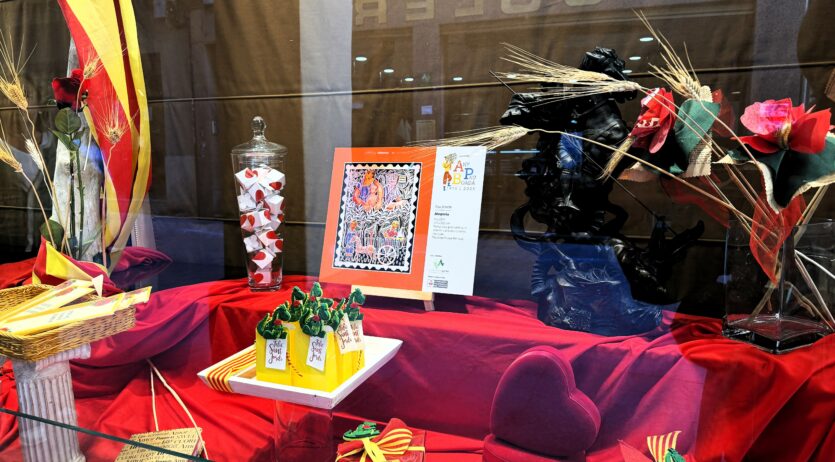 Una trentena de comerços de Vilafranca Activa exposen reproduccions d’obres de Pau Boada