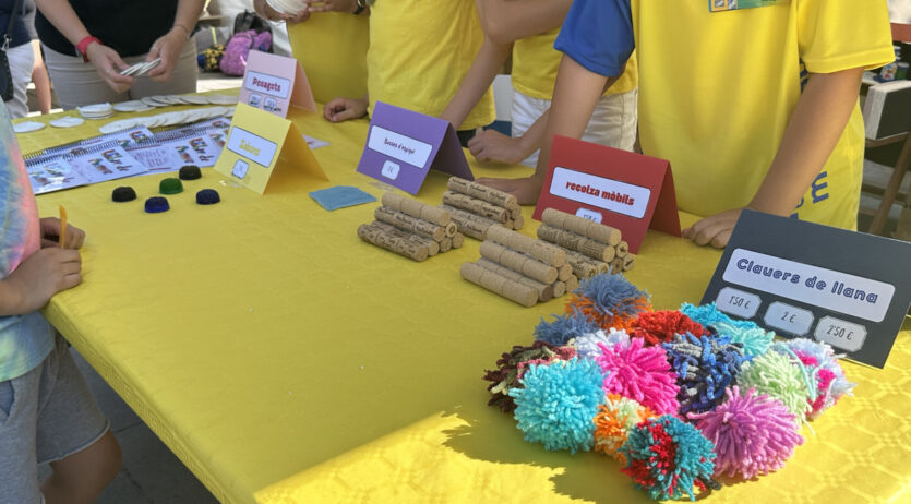 El mercat de cooperatives escolars tanca la 14a edició del programa CuEmE a Vilafranca