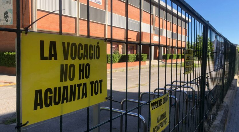 1.300 direccions de centres reclamen mesures per revertir “la crisi” del sistema educatiu