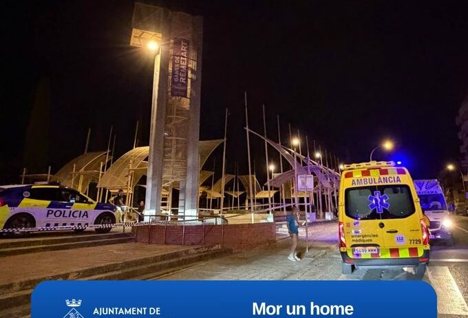 Un home va morir a la plaça de l’Església dels Monjos